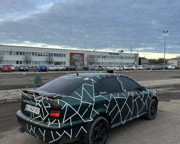 Зеленый Шкода Октавия, объемом двигателя 1.8 л и пробегом 330 тыс. км за 3900 $, фото 3 на Automoto.ua