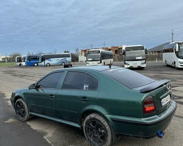 Зеленый Шкода Октавия, объемом двигателя 1.8 л и пробегом 330 тыс. км за 3900 $, фото 1 на Automoto.ua
