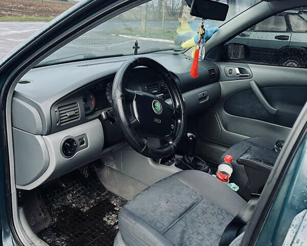 Зеленый Шкода Октавия, объемом двигателя 1.6 л и пробегом 260 тыс. км за 3750 $, фото 3 на Automoto.ua