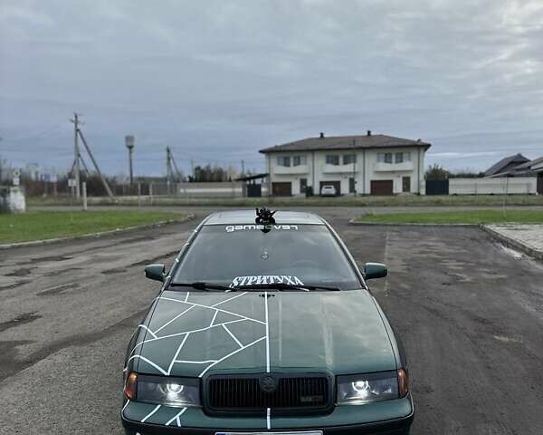 Зеленый Шкода Октавия, объемом двигателя 1.8 л и пробегом 330 тыс. км за 3900 $, фото 7 на Automoto.ua