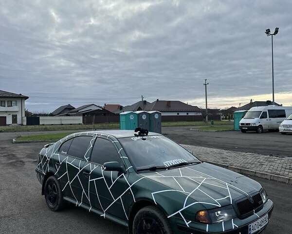 Зеленый Шкода Октавия, объемом двигателя 1.8 л и пробегом 330 тыс. км за 3900 $, фото 4 на Automoto.ua