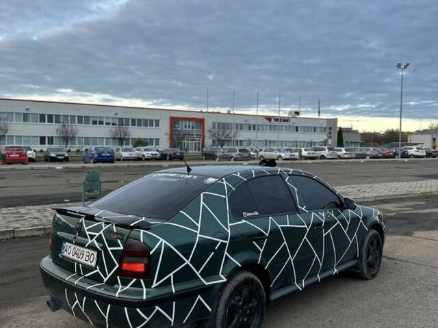 Зеленый Шкода Октавия, объемом двигателя 1.8 л и пробегом 330 тыс. км за 3900 $, фото 4 на Automoto.ua