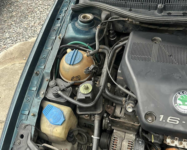 Зелений Шкода Октавія, об'ємом двигуна 1.6 л та пробігом 300 тис. км за 2600 $, фото 27 на Automoto.ua