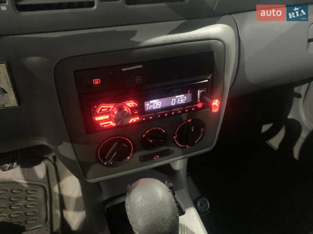 Зеленый Шкода Октавия, объемом двигателя 1.6 л и пробегом 370 тыс. км за 3300 $, фото 16 на Automoto.ua