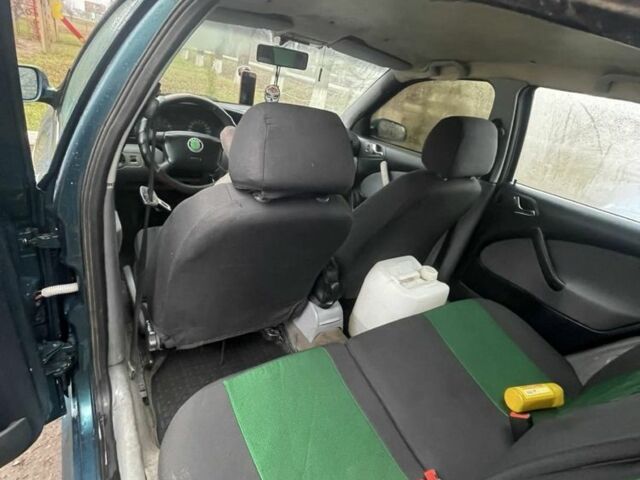 Зелений Шкода Октавія, об'ємом двигуна 1.6 л та пробігом 300 тис. км за 3000 $, фото 8 на Automoto.ua