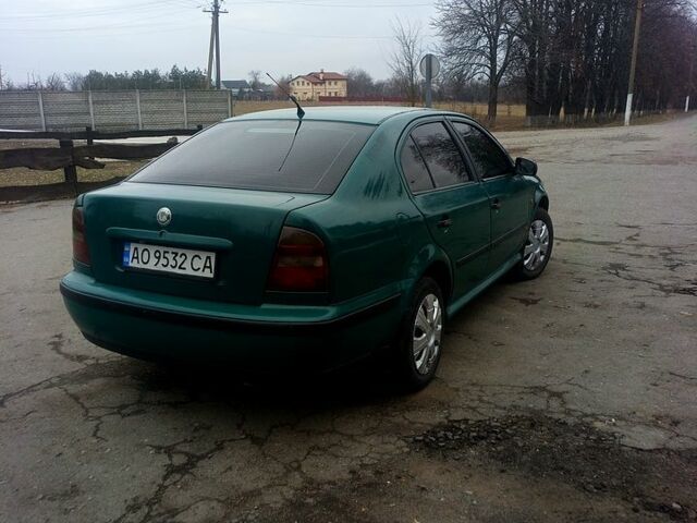 Зеленый Шкода Октавия, объемом двигателя 1.6 л и пробегом 286 тыс. км за 2800 $, фото 3 на Automoto.ua