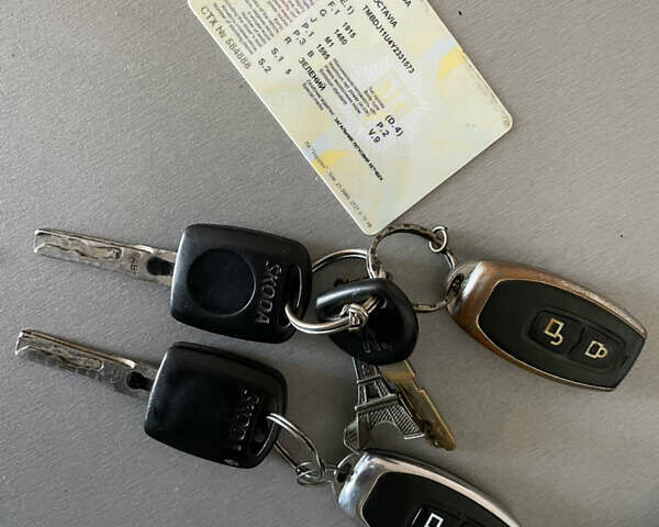 Зеленый Шкода Октавия, объемом двигателя 1.6 л и пробегом 195 тыс. км за 2300 $, фото 16 на Automoto.ua