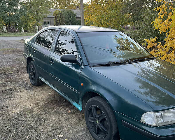 Зеленый Шкода Октавия, объемом двигателя 1.6 л и пробегом 530 тыс. км за 2500 $, фото 2 на Automoto.ua