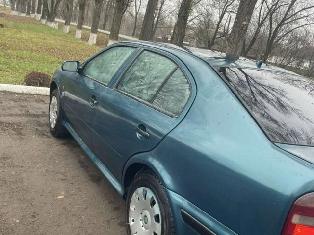 Зелений Шкода Октавія, об'ємом двигуна 1.6 л та пробігом 300 тис. км за 3000 $, фото 3 на Automoto.ua