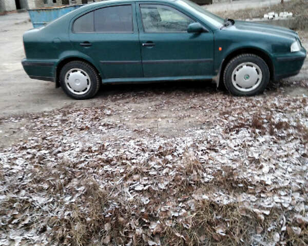 Зеленый Шкода Октавия, объемом двигателя 1.6 л и пробегом 270 тыс. км за 3200 $, фото 2 на Automoto.ua