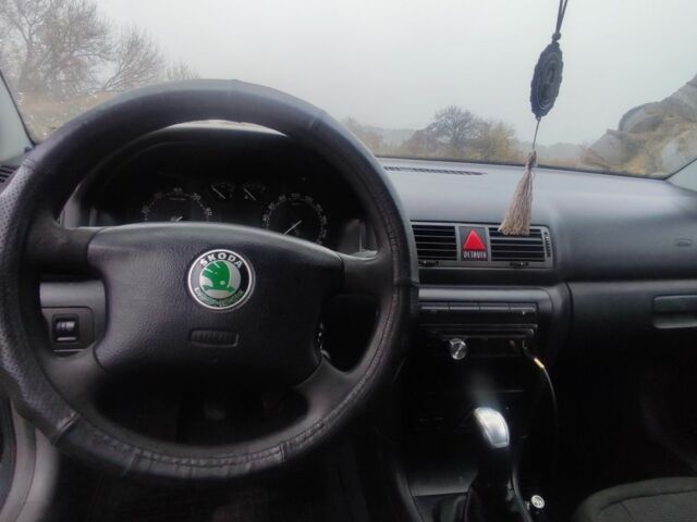 Зеленый Шкода Октавия, объемом двигателя 1.8 л и пробегом 350 тыс. км за 3300 $, фото 4 на Automoto.ua