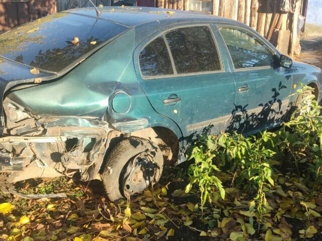 Шкода Октавия 1999 в Николаеве на Automoto.ua Зеленый Шкода Октавия, объемом двигателя 1.6 л и пробегом 300 тыс. км за 1700 $, фото 5 на Automoto.ua