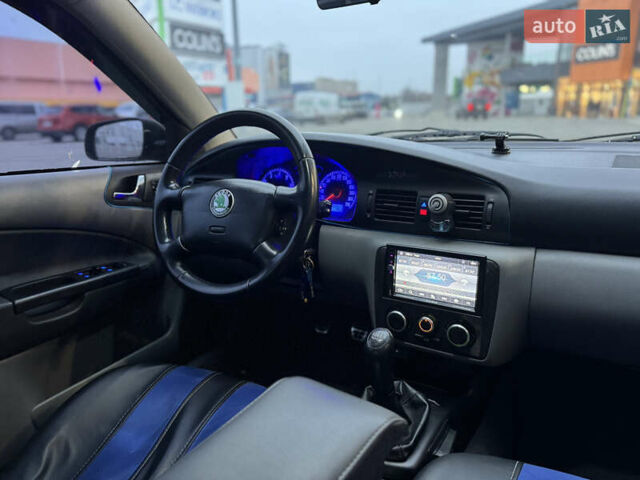 Зелений Шкода Октавія, об'ємом двигуна 1.6 л та пробігом 290 тис. км за 3990 $, фото 10 на Automoto.ua