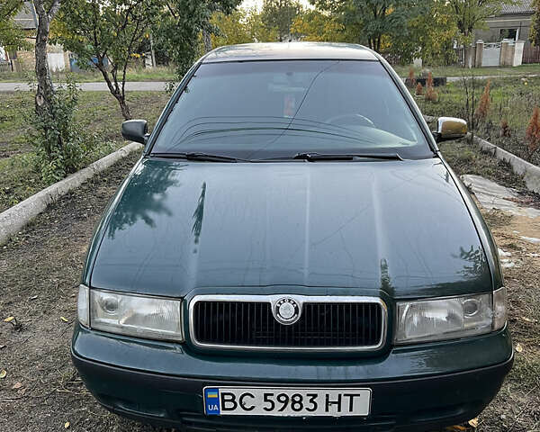 Зеленый Шкода Октавия, объемом двигателя 1.6 л и пробегом 530 тыс. км за 2500 $, фото 3 на Automoto.ua