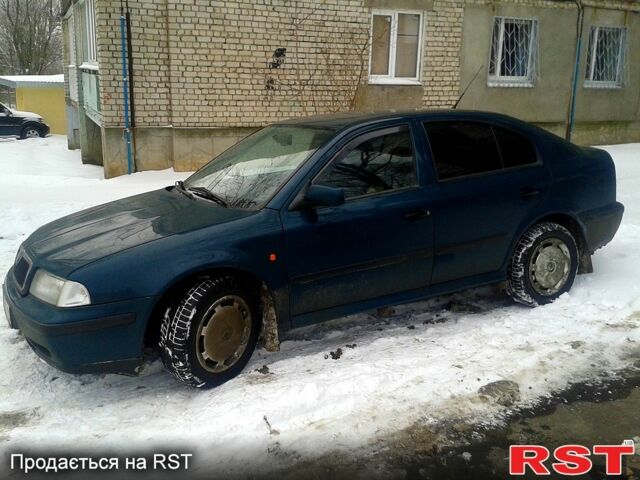 Зеленый Шкода Октавия, объемом двигателя 1.6 л и пробегом 270 тыс. км за 3700 $, фото 1 на Automoto.ua