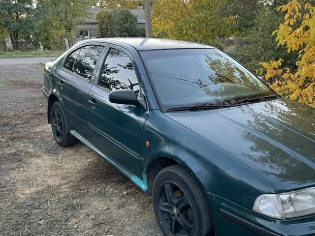 Зеленый Шкода Октавия, объемом двигателя 1.6 л и пробегом 531 тыс. км за 2500 $, фото 2 на Automoto.ua