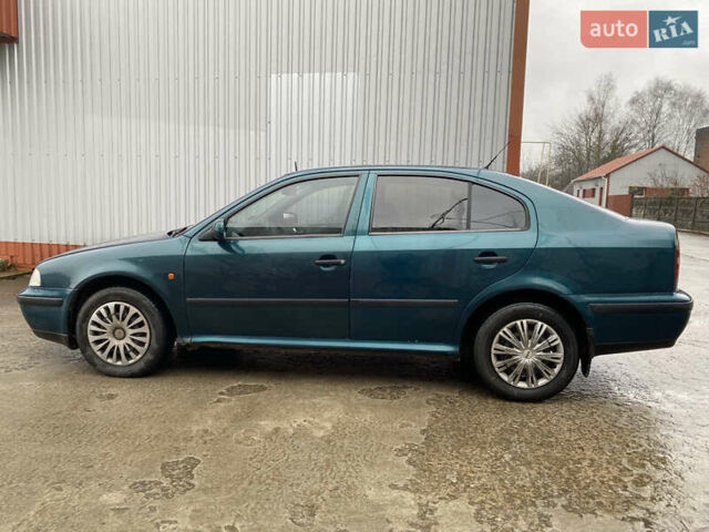 Зеленый Шкода Октавия, объемом двигателя 1.6 л и пробегом 290 тыс. км за 2950 $, фото 3 на Automoto.ua