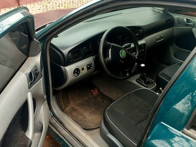 Зелений Шкода Октавія, об'ємом двигуна 1.6 л та пробігом 230 тис. км за 3500 $, фото 2 на Automoto.ua