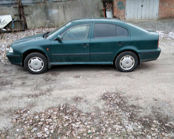 Зеленый Шкода Октавия, объемом двигателя 1.6 л и пробегом 270 тыс. км за 3200 $, фото 1 на Automoto.ua