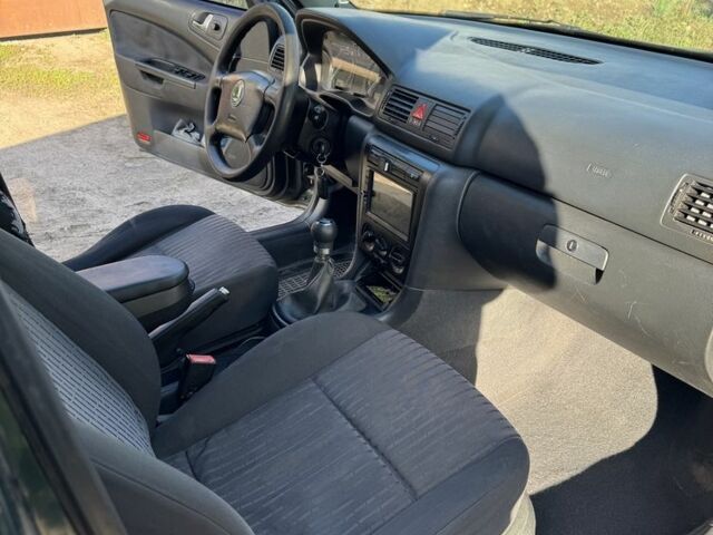 Зеленый Шкода Октавия, объемом двигателя 1.8 л и пробегом 328 тыс. км за 3000 $, фото 11 на Automoto.ua