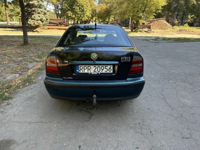 Зелений Шкода Октавія, об'ємом двигуна 1.9 л та пробігом 300 тис. км за 1750 $, фото 7 на Automoto.ua