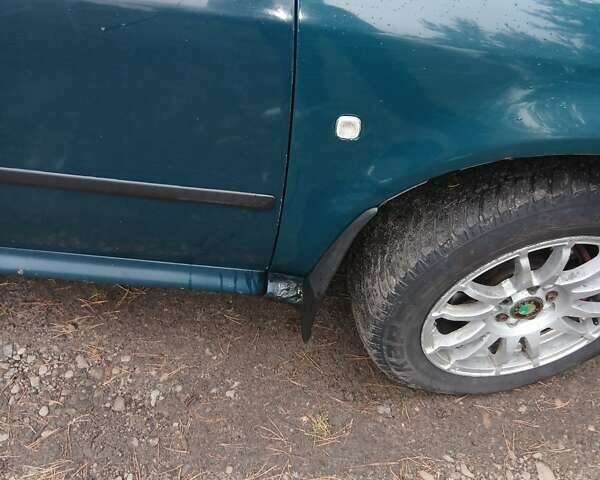 Зеленый Шкода Октавия, объемом двигателя 1.6 л и пробегом 386 тыс. км за 2299 $, фото 6 на Automoto.ua