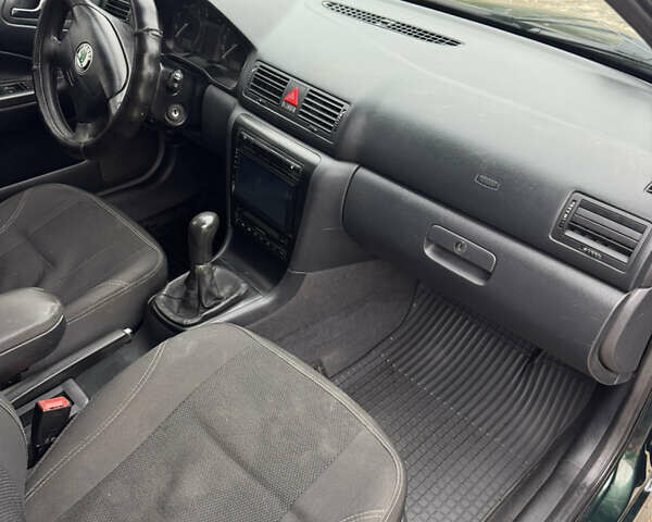 Зелений Шкода Октавія, об'ємом двигуна 1.98 л та пробігом 250 тис. км за 3800 $, фото 12 на Automoto.ua