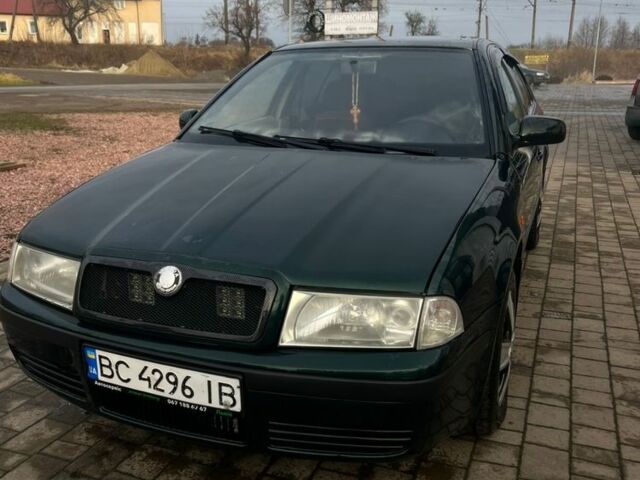 Зелений Шкода Октавія, об'ємом двигуна 2 л та пробігом 390 тис. км за 2800 $, фото 3 на Automoto.ua