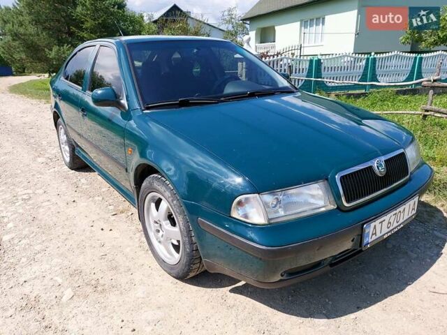 Зеленый Шкода Октавия, объемом двигателя 1.6 л и пробегом 248 тыс. км за 3500 $, фото 6 на Automoto.ua
