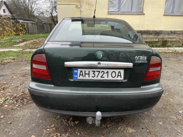 Зеленый Шкода Октавия, объемом двигателя 1.8 л и пробегом 245 тыс. км за 3100 $, фото 1 на Automoto.ua