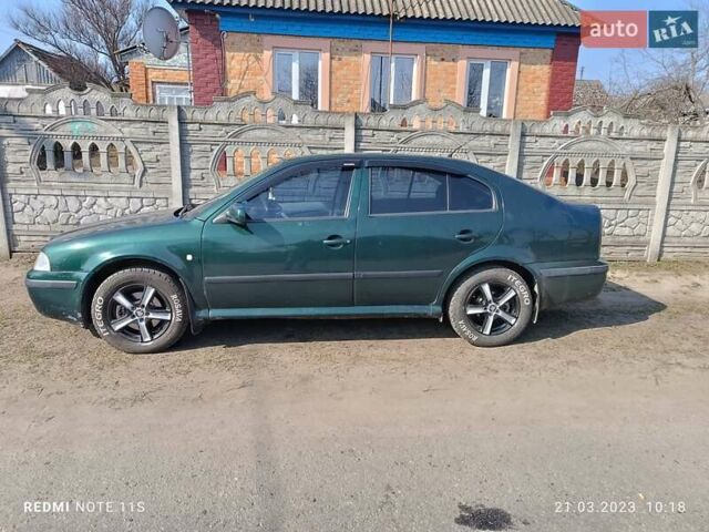 Зеленый Шкода Октавия, объемом двигателя 0 л и пробегом 299 тыс. км за 4200 $, фото 1 на Automoto.ua