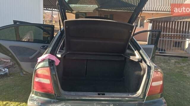 Зеленый Шкода Октавия, объемом двигателя 1.6 л и пробегом 290 тыс. км за 3300 $, фото 15 на Automoto.ua