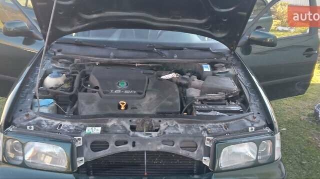 Зелений Шкода Октавія, об'ємом двигуна 1.6 л та пробігом 290 тис. км за 3300 $, фото 5 на Automoto.ua