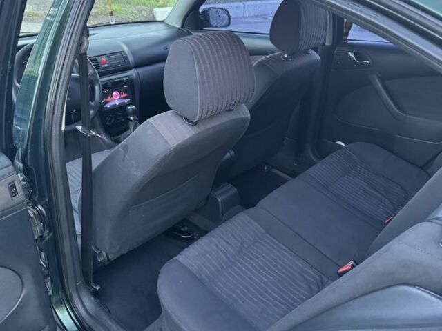 Зеленый Шкода Октавия, объемом двигателя 1.8 л и пробегом 328 тыс. км за 3000 $, фото 9 на Automoto.ua