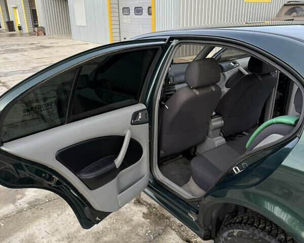 Зеленый Шкода Октавия, объемом двигателя 1.98 л и пробегом 235 тыс. км за 4700 $, фото 8 на Automoto.ua