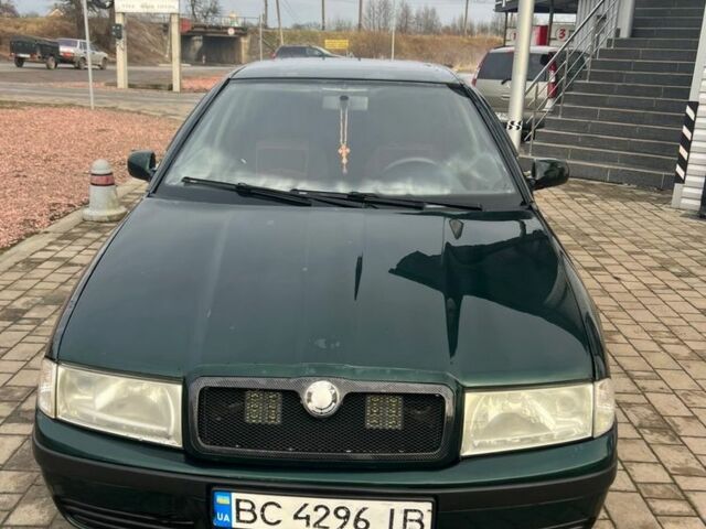 Зелений Шкода Октавія, об'ємом двигуна 2 л та пробігом 390 тис. км за 2800 $, фото 2 на Automoto.ua