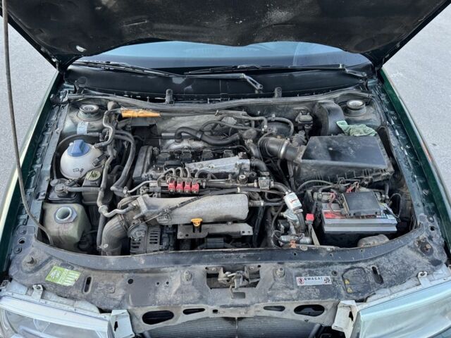 Зеленый Шкода Октавия, объемом двигателя 1.8 л и пробегом 328 тыс. км за 3000 $, фото 7 на Automoto.ua