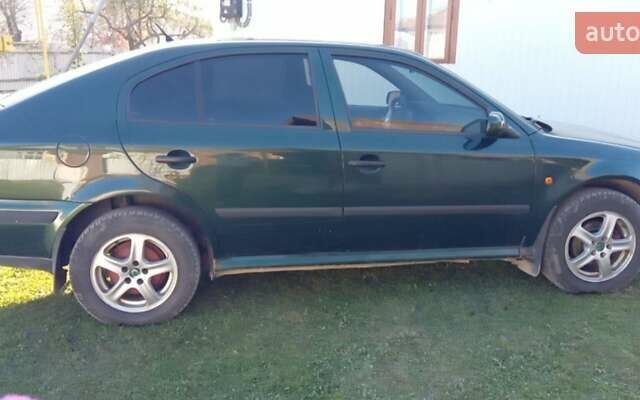 Зелений Шкода Октавія, об'ємом двигуна 1.6 л та пробігом 290 тис. км за 3300 $, фото 10 на Automoto.ua