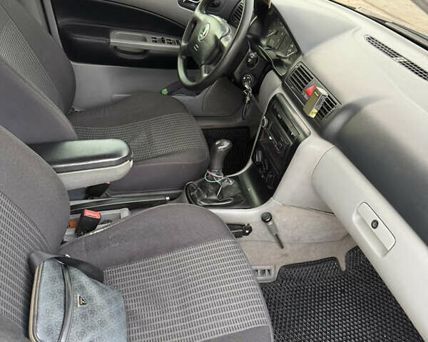 Зеленый Шкода Октавия, объемом двигателя 1.98 л и пробегом 235 тыс. км за 4700 $, фото 12 на Automoto.ua