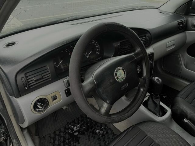 Зелений Шкода Октавія, об'ємом двигуна 1.6 л та пробігом 390 тис. км за 2900 $, фото 3 на Automoto.ua