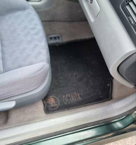 Зеленый Шкода Октавия, объемом двигателя 1.78 л и пробегом 280 тыс. км за 3900 $, фото 17 на Automoto.ua