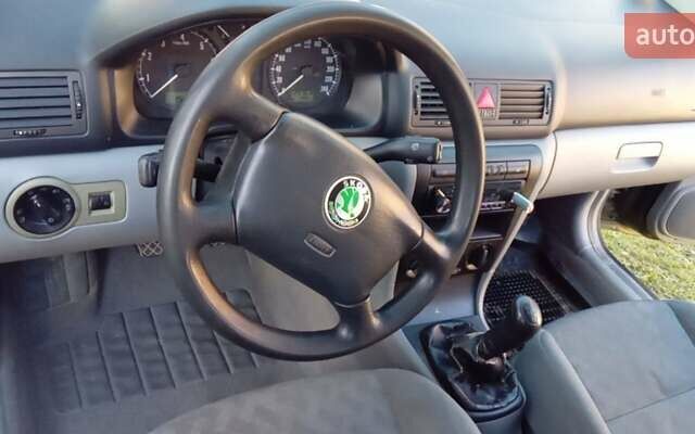 Зелений Шкода Октавія, об'ємом двигуна 1.6 л та пробігом 290 тис. км за 3300 $, фото 4 на Automoto.ua