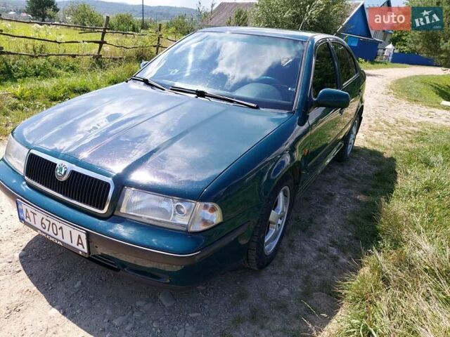 Зеленый Шкода Октавия, объемом двигателя 1.6 л и пробегом 248 тыс. км за 3500 $, фото 7 на Automoto.ua