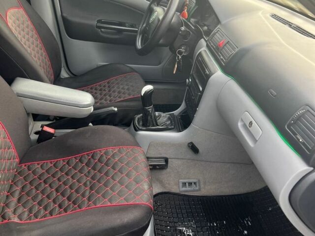 Зелений Шкода Октавія, об'ємом двигуна 2 л та пробігом 390 тис. км за 2800 $, фото 7 на Automoto.ua