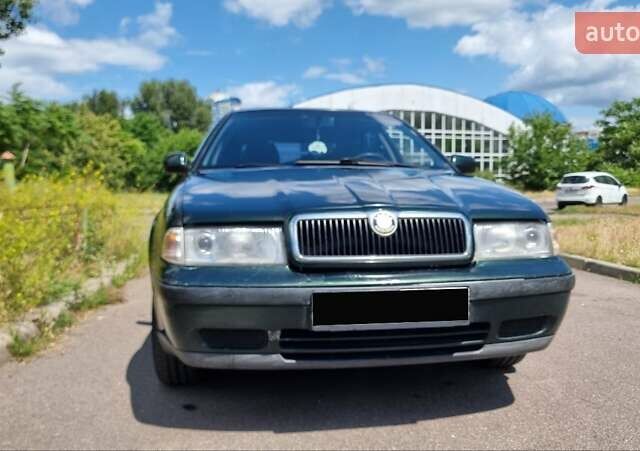 Зеленый Шкода Октавия, объемом двигателя 1.78 л и пробегом 280 тыс. км за 3900 $, фото 9 на Automoto.ua