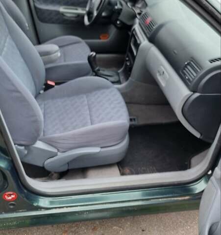 Зеленый Шкода Октавия, объемом двигателя 1.78 л и пробегом 280 тыс. км за 3900 $, фото 11 на Automoto.ua