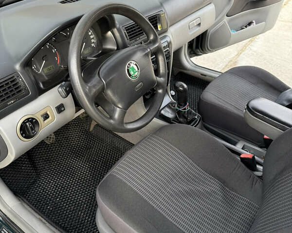 Зеленый Шкода Октавия, объемом двигателя 1.98 л и пробегом 235 тыс. км за 4700 $, фото 10 на Automoto.ua