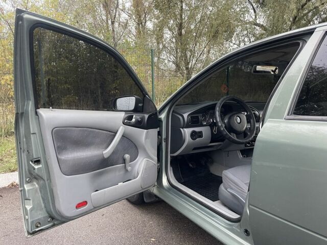 Зелений Шкода Октавія, об'ємом двигуна 1.6 л та пробігом 400 тис. км за 3800 $, фото 5 на Automoto.ua