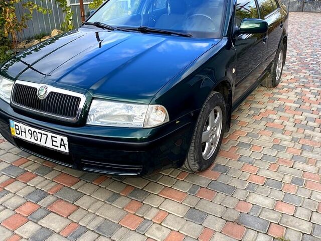 Зеленый Шкода Октавия, объемом двигателя 1.8 л и пробегом 230 тыс. км за 3900 $, фото 1 на Automoto.ua