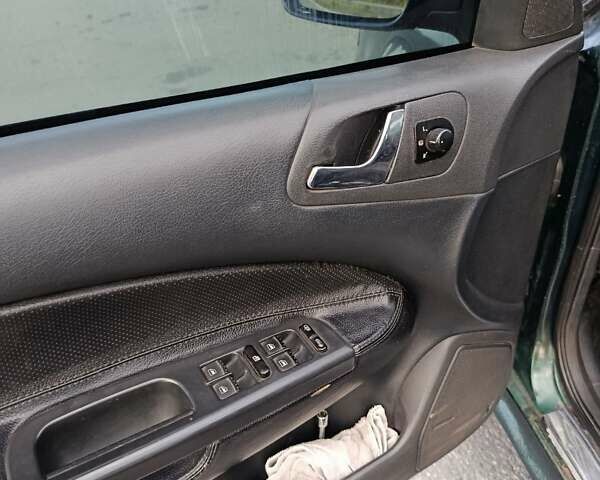 Зеленый Шкода Октавия, объемом двигателя 1.6 л и пробегом 445 тыс. км за 3500 $, фото 1 на Automoto.ua